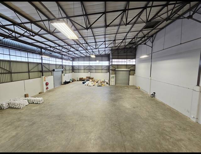 1,287M² WAREHOUSE TO LET IN LANSERIA